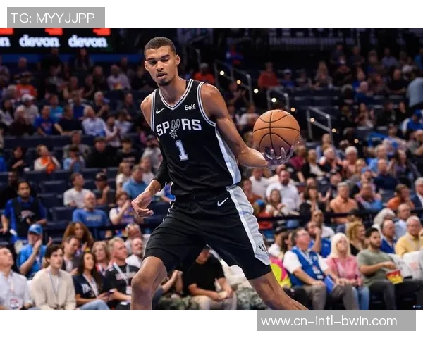 2012年NBA西部决赛第六场雷霆逆转马刺的经典对决与精彩瞬间回顾